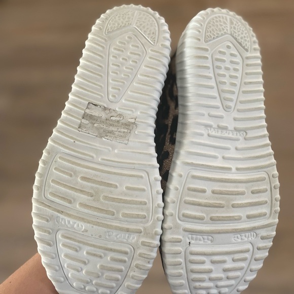 Leopard sneakers - Picture 3 of 3